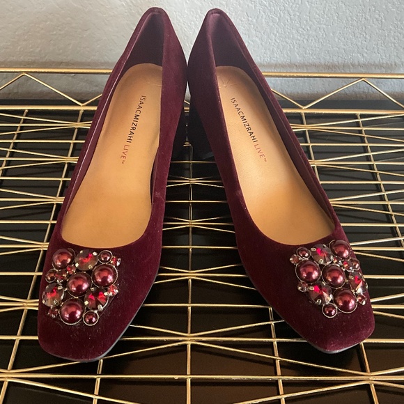 NWOT Holiday Party Velvet Embellished Block Heel Comfy Pumps Christmas Red 7.5 - Picture 2 of 8